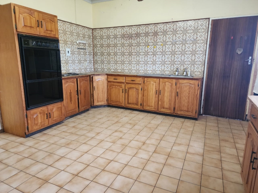 4 Bedroom Property for Sale in Petrusburg Rural Free State